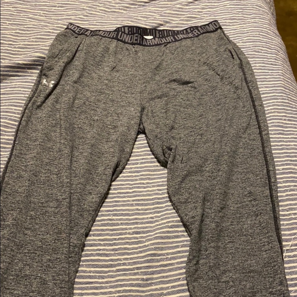 Under Armour pants size XL with pockets